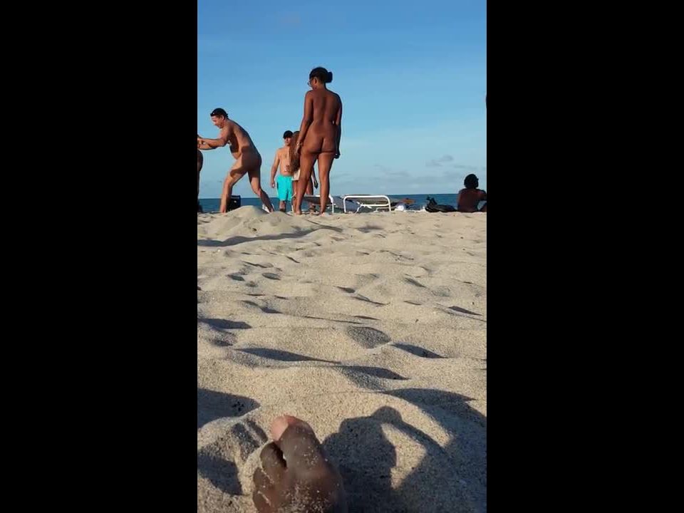 free online video 35 Nude beach HD Mp4  on webcam 