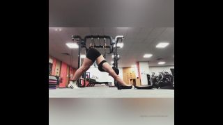 online xxx video 15 cleosummersxxx 0402202021002493 love a good stretch in the gym, calf fetish on fetish porn -0
