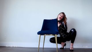 Eva de Vil Surrender.-9