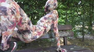 Secretly in the park Latex-0