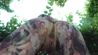 Secretly in the park Latex-8
