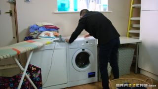 Valentina Ricci  Dirty Laundry Dirtier MILF (Full HD)-0