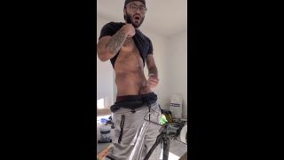 Kevinperexz - Lonely Painter Can’t Resist the Urge – HOT Solo Cumshot-0