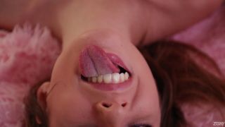 zishy daphne dare room-3