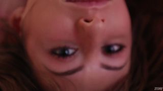 zishy daphne dare room-4