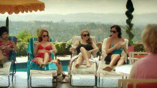 Jennifer Bartels, Mena Suvari - American Woman s01e06 (2018) HD 1080p!!!-5