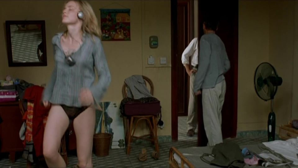 Isabelle Carre - Holy Lola (2004) HD 720p - [Celebrity porn]