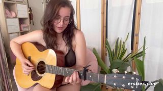 Ersties  21 Year Old Feya Shows Us Her Very Sexy Body-7