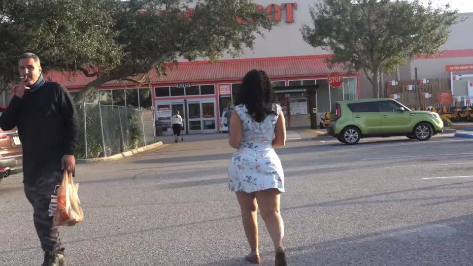 Queen Rogue - QUEEN ROGUE AND CLOWN FUCK IN HOME DEPOT - Publicnudity