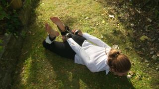 Hogshackled Pony Rider Stephanie Bonham Carter (VD0675, MP4).-7