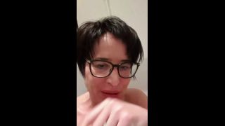 [K2S.CLUB] JulieEroticDress - Sehr Sehr Starker Squirt - HD 720P-9