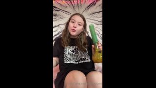 Lildeviant - who wants to smoke with me and touch my pussy 26-03-2021-0