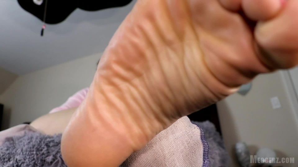 Princess Meggerz - Privileged Foot Boy Foot!