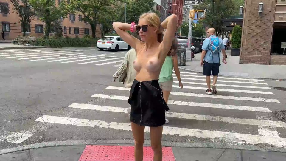 Bares Her Breasts While Walking In The Middle Of The City (Teen) Strawberry Shan