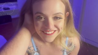 [K2S.CLUB] Surya_Dom_Couple - Blonde Stiefschwester bekommt einen großen Cumshot ins Gesicht - FullHD 1080P-1