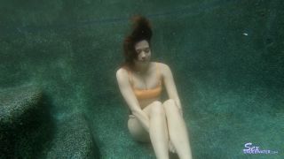 SexUnderwater e1144 Riley Jean UW Model Training (mp4)-1