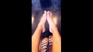 emilywillisxxx  Do you want my feetsies and toes all over your cock - feet - feet porn -1