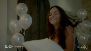 Alice Braga – Queen of the South s01e01 (2016) HD 1080p!!!-2