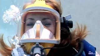 SexUnderwater e0566 Full Face Mask Masturbation (mp4)-4