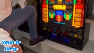 [K2S.CLUB] Squirtydirty - Glücksstrahl und Glückssträhne im privaten Casino - HD 720P-1