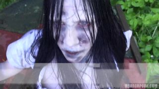 HorrorPorn The girl from the well (mp4)-6