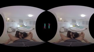 Arielle Faye, Emily Mena - From The Vault Oculus Rift-5