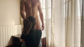 Peaky BrowniesFitness Girlfriend Gives An Amazing BLOWJOB! Her Mouth Ends FILL OF CUM-2
