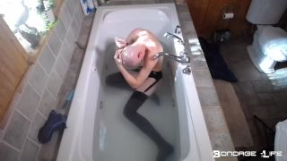 Latex Bath Time-6