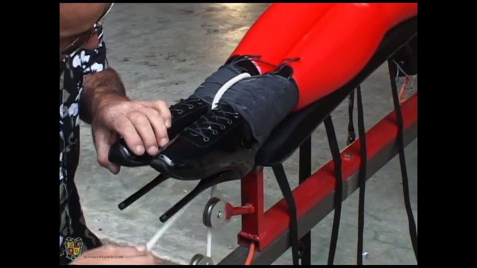 free adult video 46 hand fetish HouseofGord: Trussed and Transported, transport on high heels porn