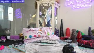 Siswet19 / Shocking size dildos penetration deeply in swe...-2