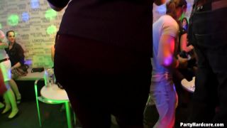 video 33 hardcore porn / hardcore / die hardcore xxx parody-2