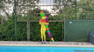 FetiliciousFans SiteRipPt 1Inflatable Wig at the Pool-0