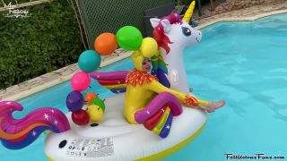 FetiliciousFans SiteRipPt 1Inflatable Wig at the Pool-4