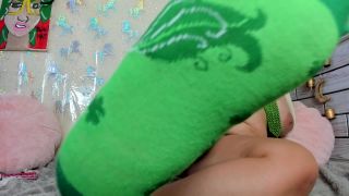 adult video clip 42 bbw licking feet porn | St Pattys Day Sock and Feet Fetish | bbw-0