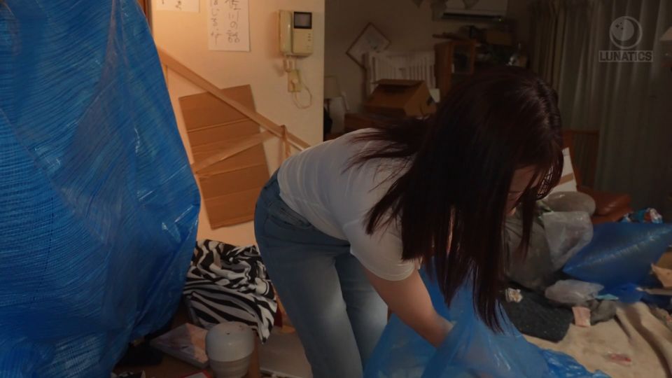 [FHD/SD] LULU-387 隣人のゴミ部屋巨根クズおじにおっぱいが押し潰れるほど抱きしめられ絶倫孕ませ寝取られSEXで密着ベロキス中出しされるお人好し過ぎる敏感巨乳妻 小坂ひまり