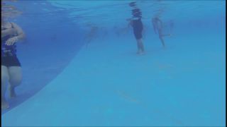 Online Tube Voyeur Under the water in the swimming pool - voyeur-0