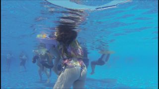 Online Tube Voyeur Under the water in the swimming pool - voyeur-1