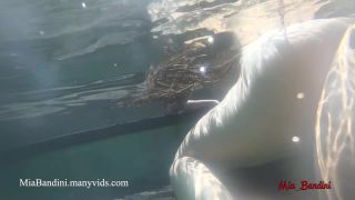 Mia Bandini - Underwater Sex In The Pool With Creampie (Hot Babes)-8