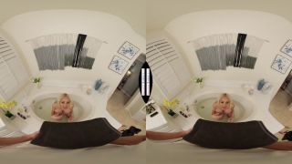Danae Mari - Danae Mari's date disaster saved by her son'...-1