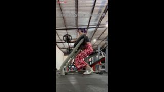 tiktoks compilation being a SLUT in THE GYM - Ass focus - mikitabby-8