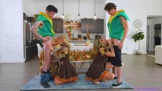 Gigi dior, kathryn mae - mom pussy makes a perfect thanksgiving - MILF-2