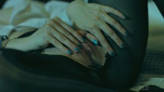 Alice Crowley - Lemon Acid 2 - Indoors-5