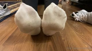 TATIANA - tatianasnaughtytoes () Tatianasnaughtytoes - new may coming home from the gym my toenails are still naked and all natural 11-05-2021-2