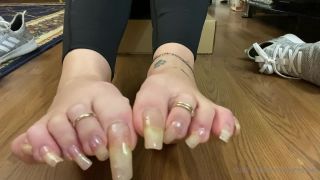 TATIANA - tatianasnaughtytoes () Tatianasnaughtytoes - new may coming home from the gym my toenails are still naked and all natural 11-05-2021-6