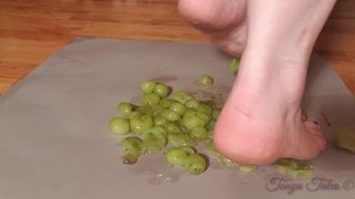 online video 37 madame catarina femdom Soleful Grape Crushing, food on feet porn-2