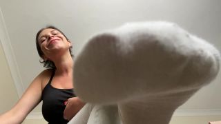 Feetwonders - Smelly Socks Feet Training -  (FullHD 2021)-5