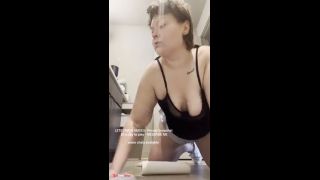 Spy as Mommy Blair Cleans-1