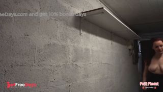 Je me masturbe en exhibe dans mon garage, un inconnu vient me baiser-9