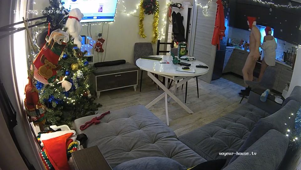 [K2S.CLUB] Henry Julia First Blowjob Livingroom 2025-12-21 - HD 720P