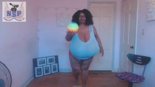 Norma Stitz Gigantomastia Breasts Beach Ball Practice - [Big Tits porn]-2